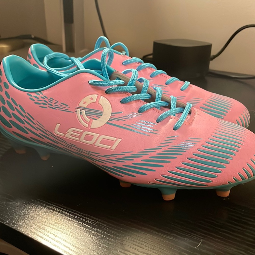 Worn once! Leoci cleats